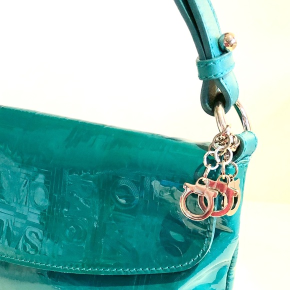 ❌ SOLD Authentic Embossed Patent Leather Hand Bag - Picture 4 of 11